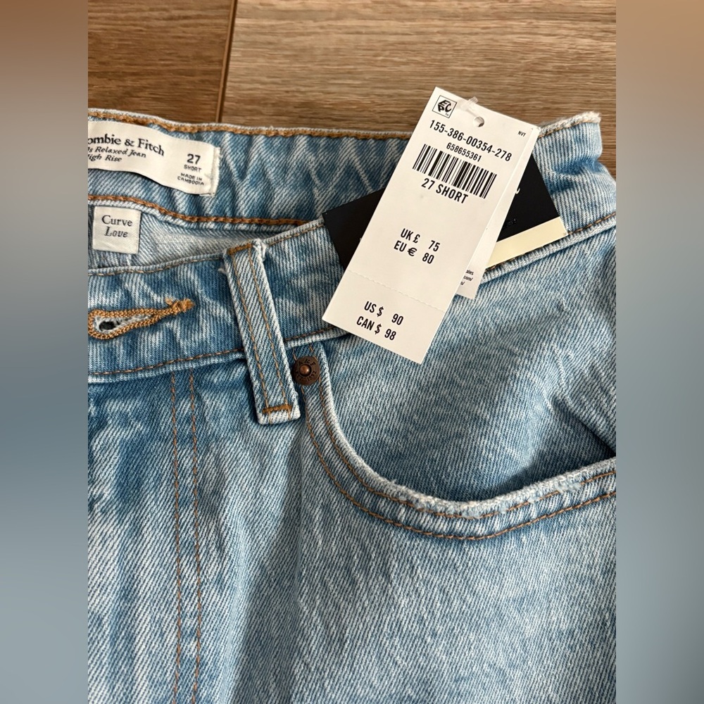 Abercrombie & Fitch High Rise The 90s Relaxed Jeans - Curve Love - Picture 4 of 4